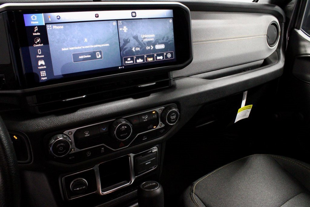 Used 2024 Jeep Gladiator Sport image 31