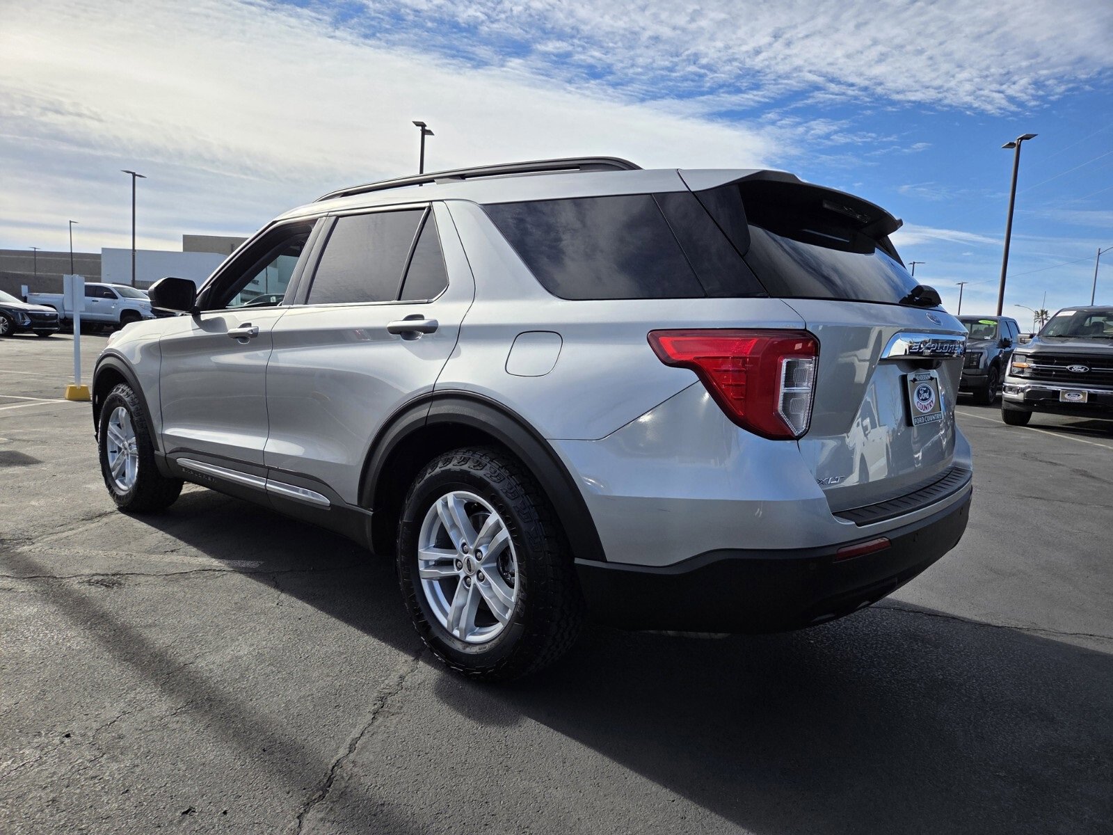 Certified 2022 Ford Explorer XLT image 3
