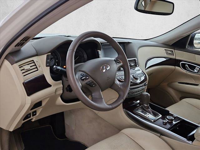 Used 2019 INFINITI Q70 Luxe AWD/4WD image 5