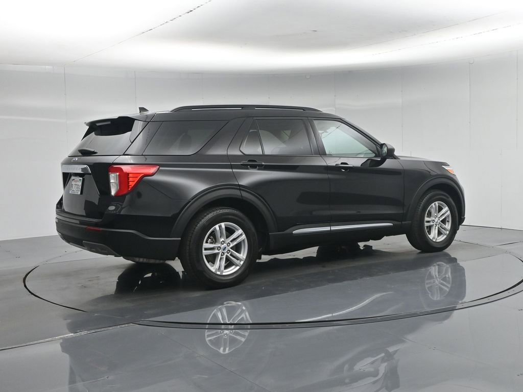 Certified 2024 Ford Explorer XLT w/ Equipment Group 202A RWD image 32