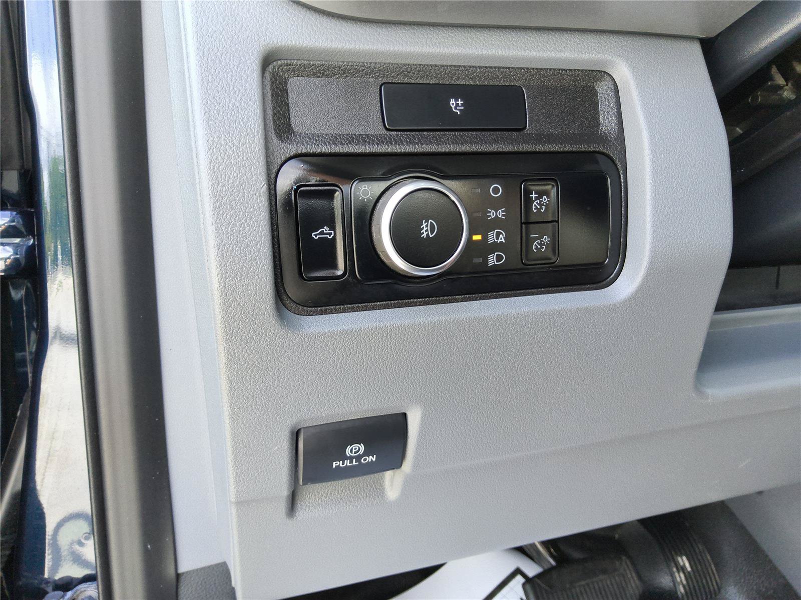 Certified 2024 Ford F350 XLT w/ 360-Degree Camera Package AWD/4WD image 24