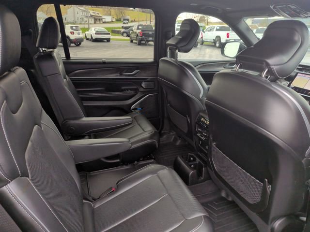 Used 2021 Jeep Grand Cherokee L Overland w/ Luxury Tech Group IV image 17