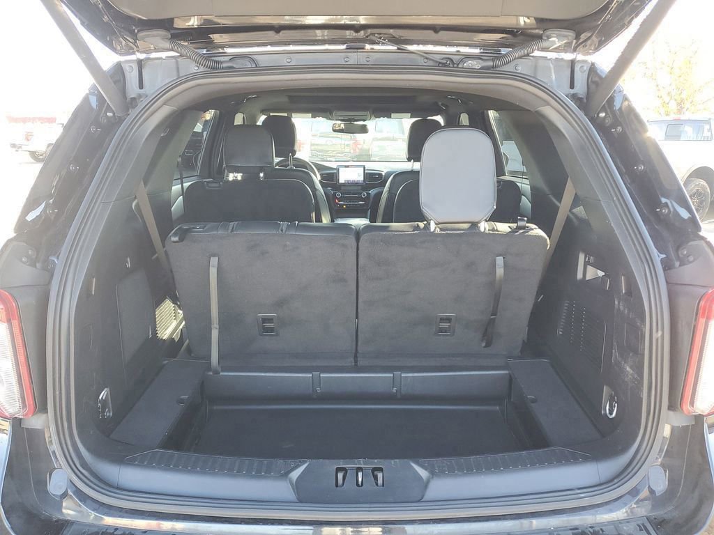 Certified 2023 Ford Explorer ST-Line w/ Class IV Trailer Tow Package image 9