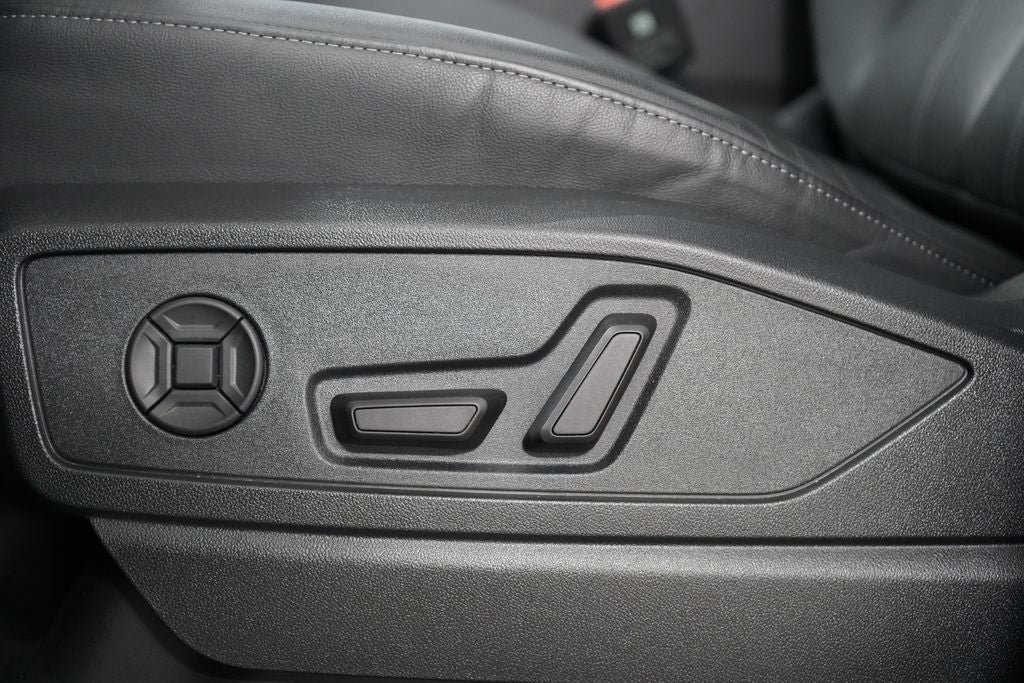 Used 2025 Audi Q5 Premium w/ Convenience Package AWD/4WD image 30