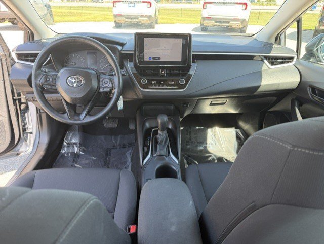Used 2025 Toyota Corolla LE FWD image 29