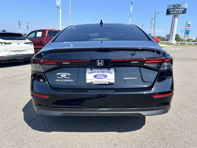 Used 2025 Honda Accord SE image 4