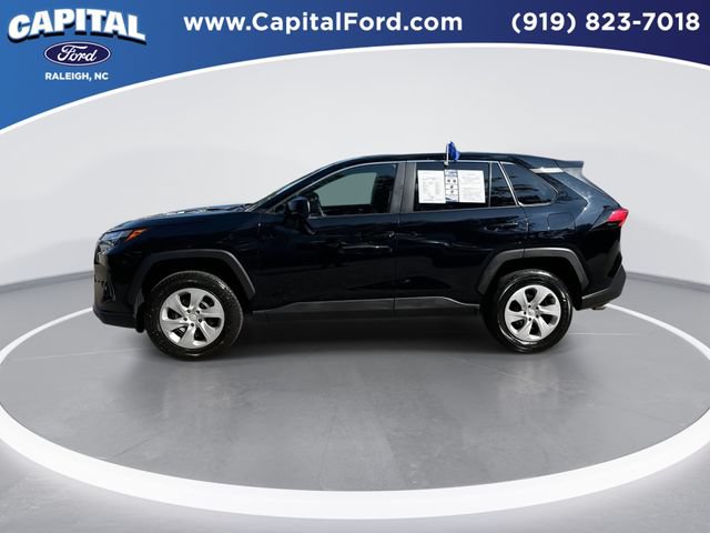 Used 2025 Toyota RAV4 LE AWD/4WD image 5