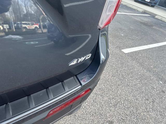 Certified 2022 Ford Explorer XLT w/ Equipment Group 202A image 6