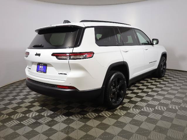 Used 2023 Jeep Grand Cherokee L Limited w/ Black Appearance Package AWD/4WD image 6