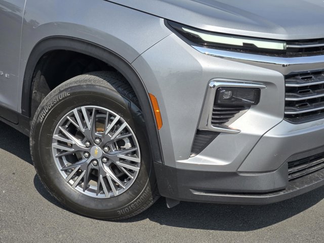 Used 2024 Chevrolet Traverse LT FWD image 9
