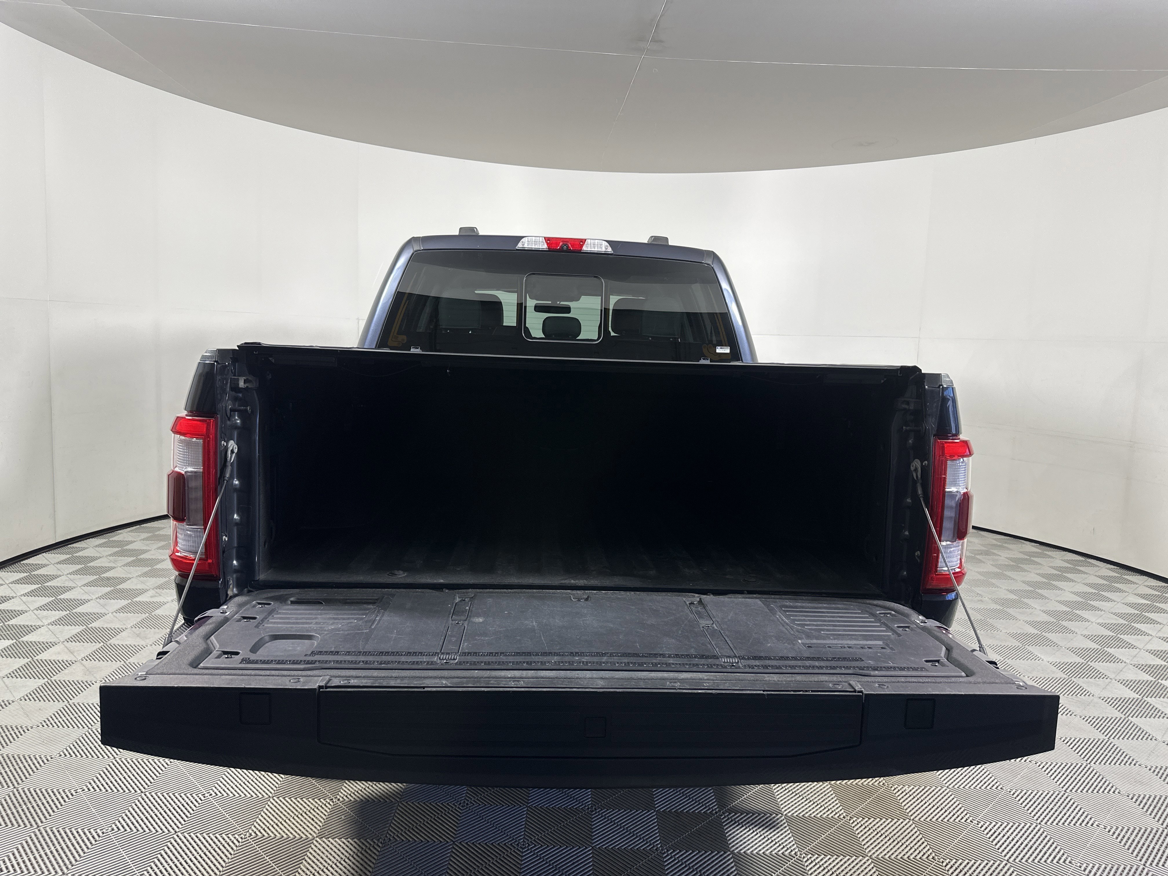 Certified 2021 Ford F150 Lariat w/ Equipment Group 502A High image 26