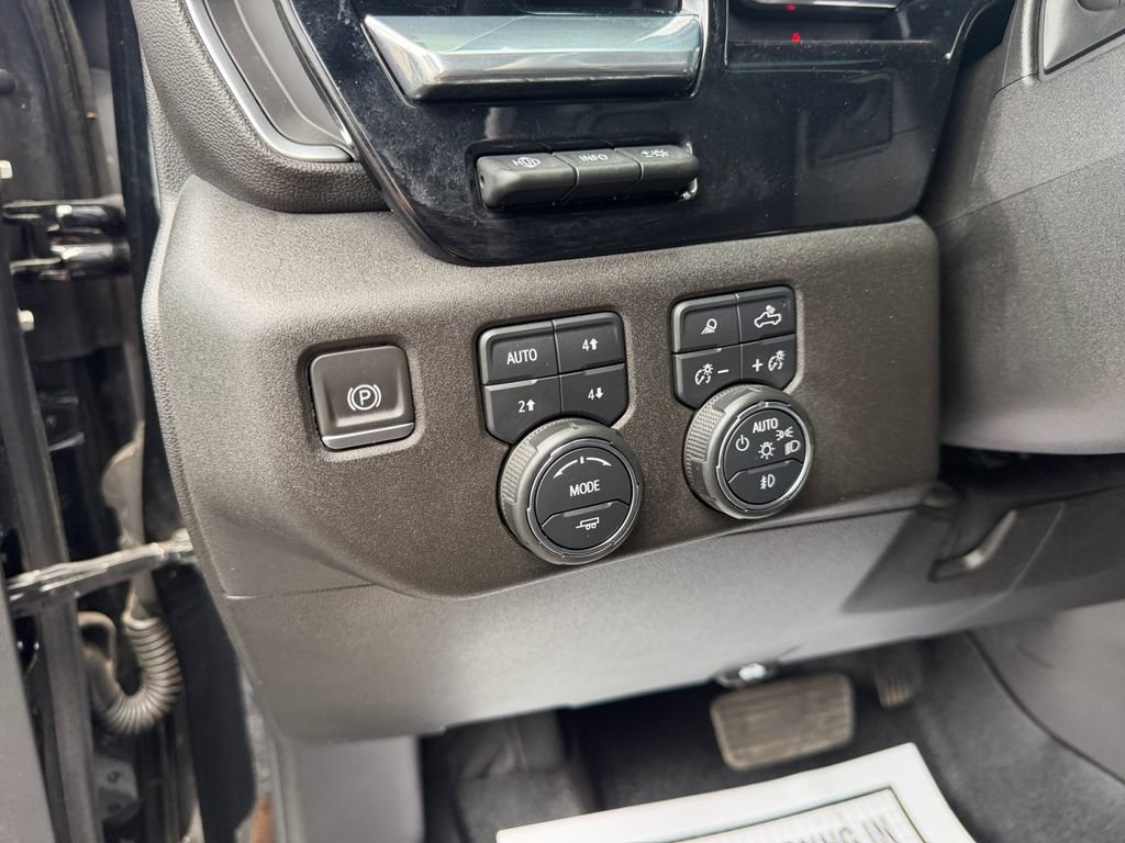 Used 2024 Chevrolet Silverado 2500 High Country w/ Technology Package AWD/4WD image 34