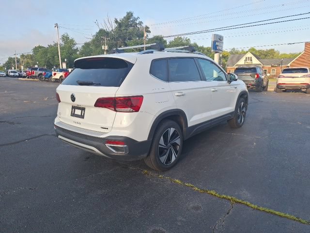Used 2024 Volkswagen Taos SE AWD/4WD image 3