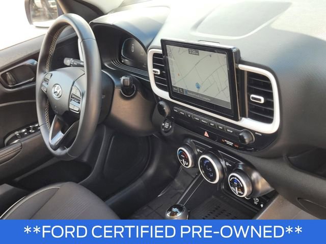 Used 2023 Hyundai Venue Limited FWD image 11