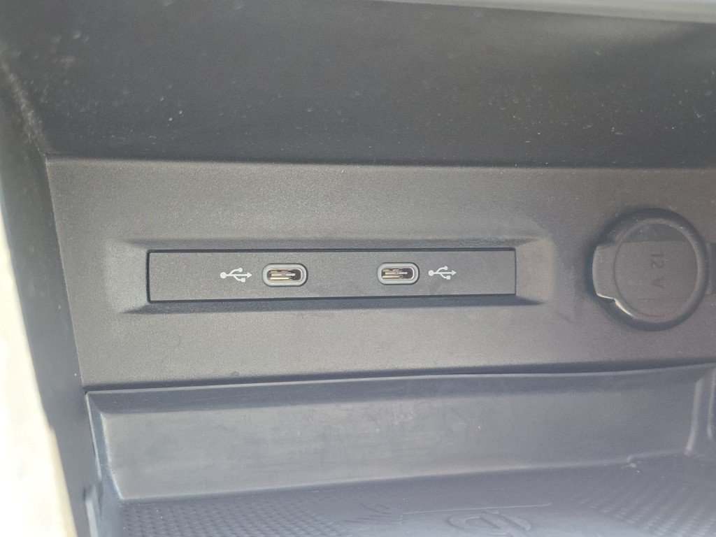 Used 2022 Volkswagen Taos SE AWD/4WD image 32