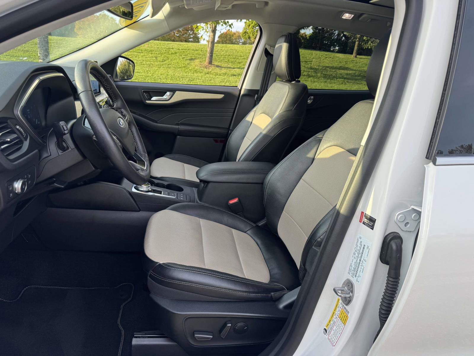 Certified 2021 Ford Escape Titanium w/ Titanium Elite Package image 12