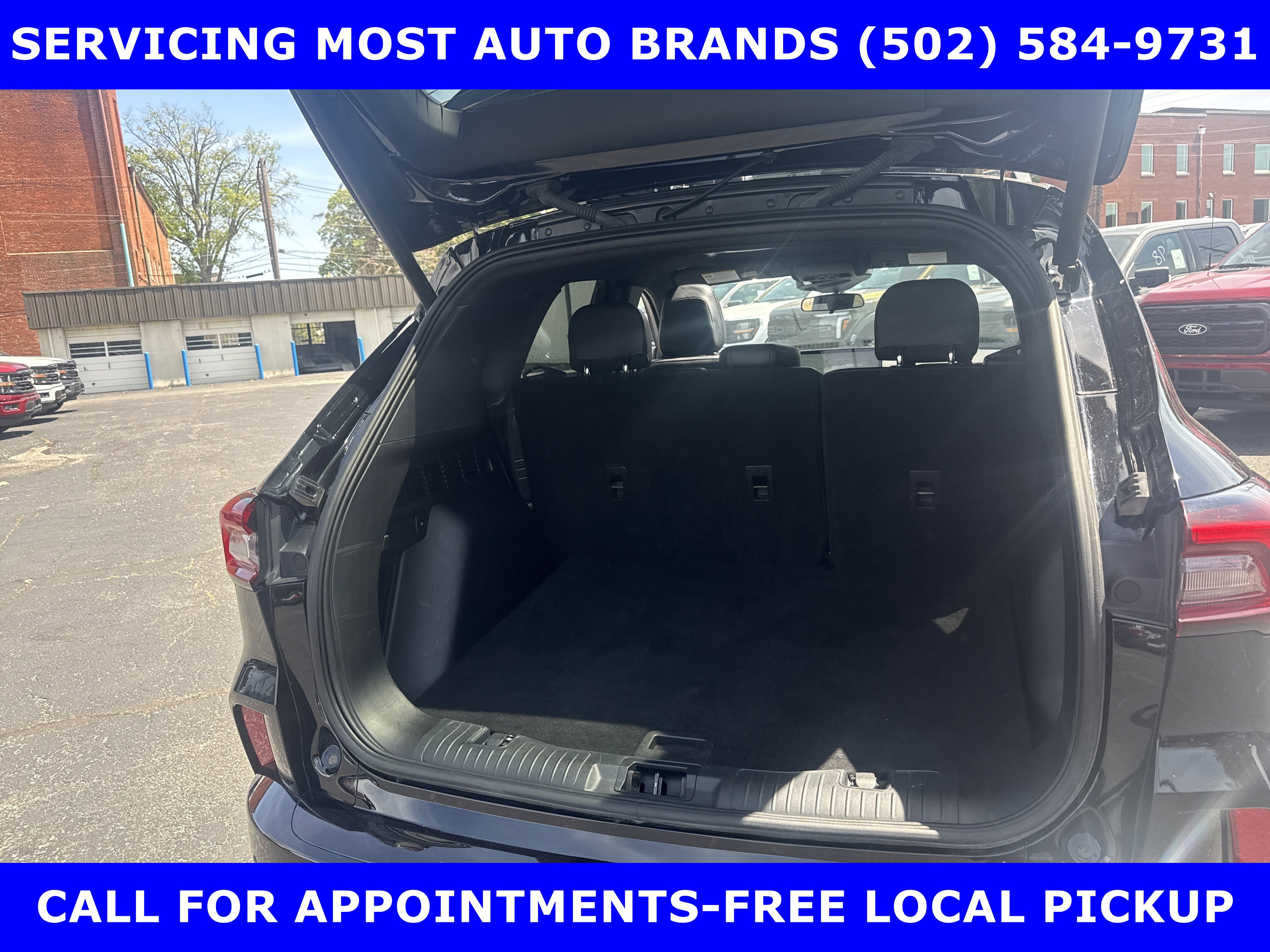 Certified 2023 Ford Escape ST-Line w/ Equipment Group 301A FWD image 9