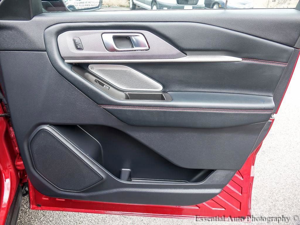 Certified 2025 Ford Explorer ST image 28