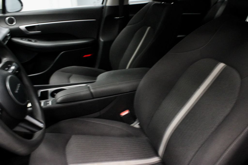 Used 2025 Hyundai Sonata SEL FWD image 23