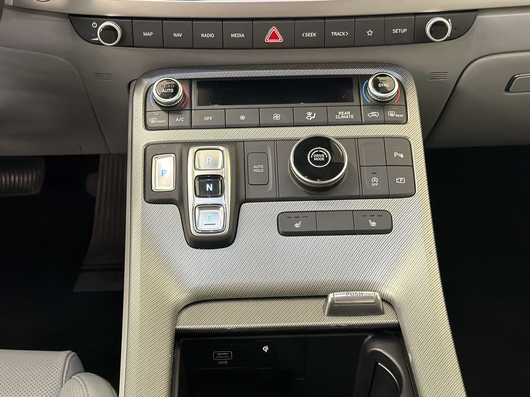 Used 2024 Hyundai Palisade SEL FWD image 19