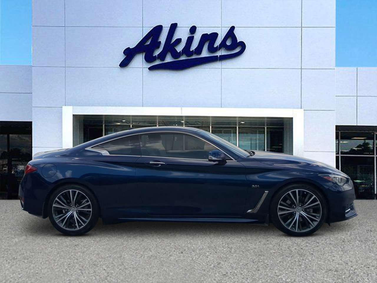 Used 2019 INFINITI Q60 3.0t Luxe w/ Essential Package image 5