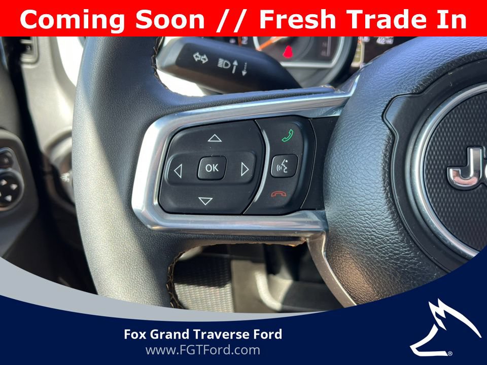 Used 2025 Jeep Wrangler Unlimited Sahara AWD/4WD image 16