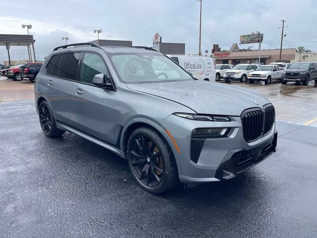 Used 2024 BMW X7 xDrive40i w/ M Sport Package AWD/4WD image 11