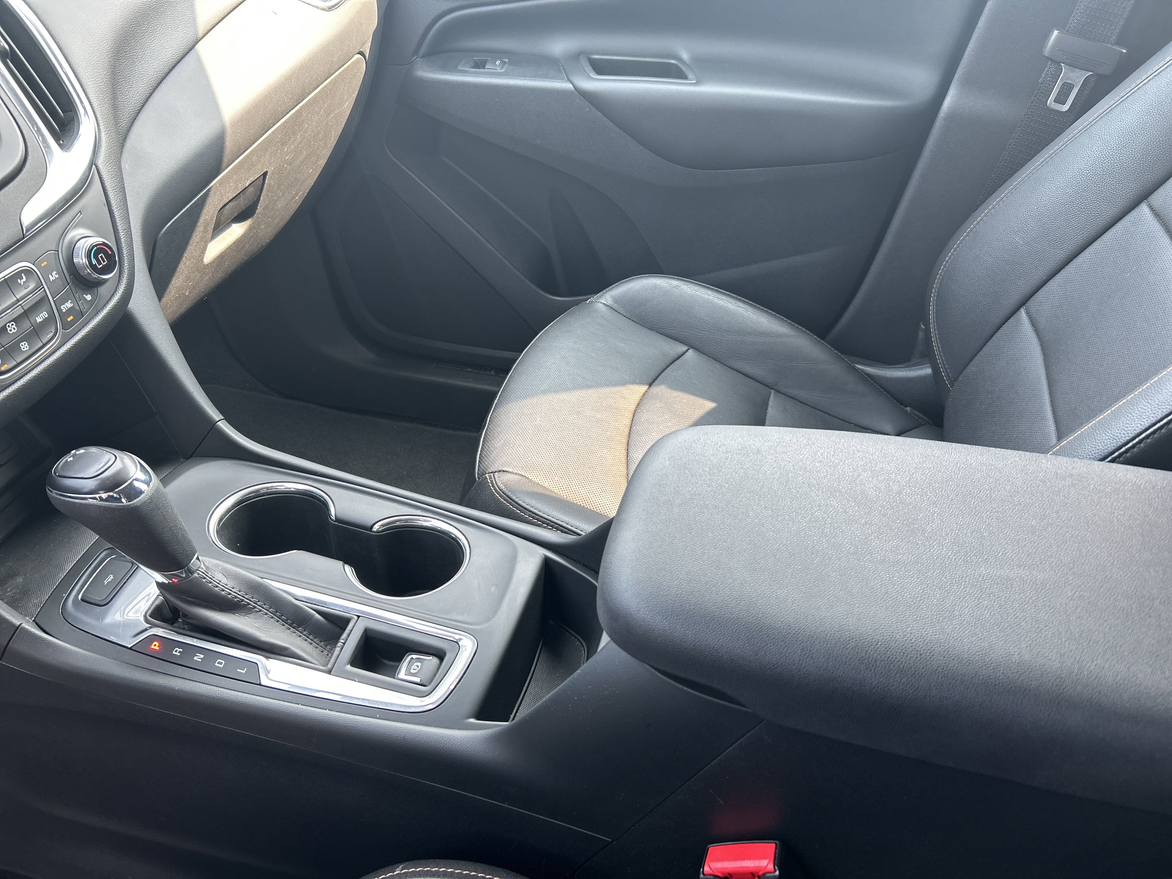 Used 2020 Chevrolet Equinox LT w/ Midnight Edition image 22