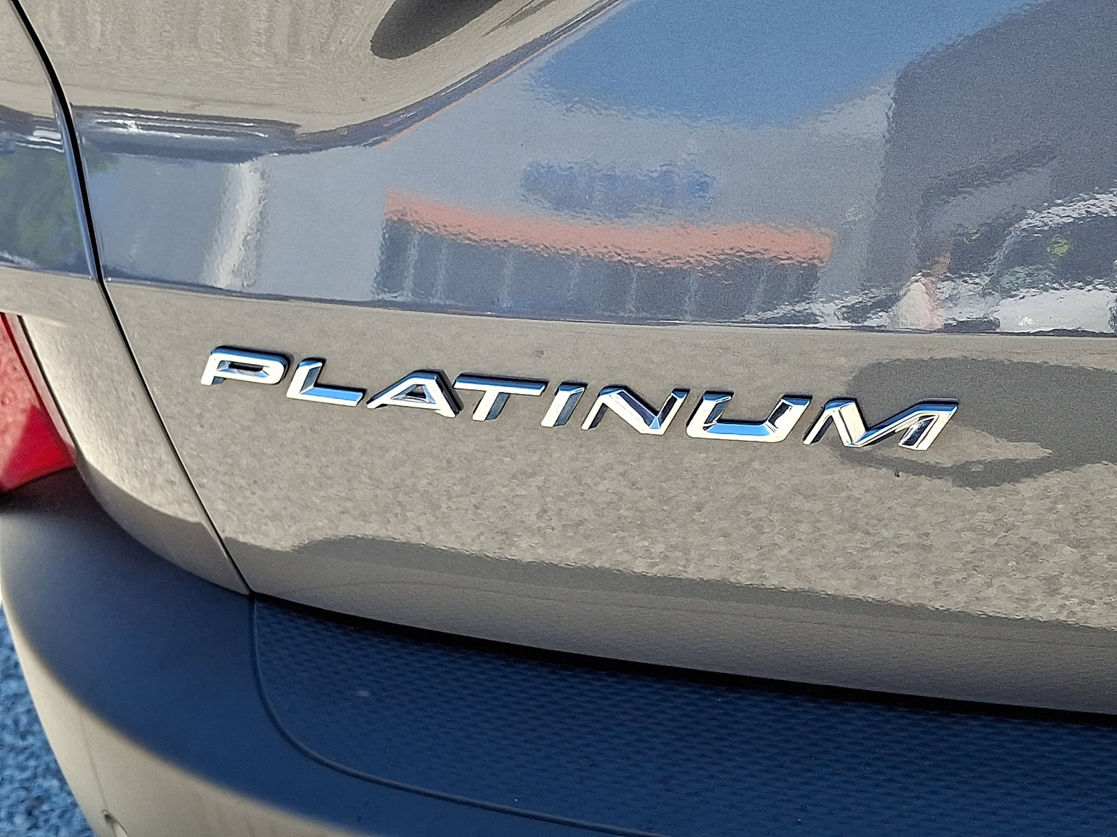 Certified 2023 Ford Escape Platinum w/ Class II Trailer Tow Package FWD image 33