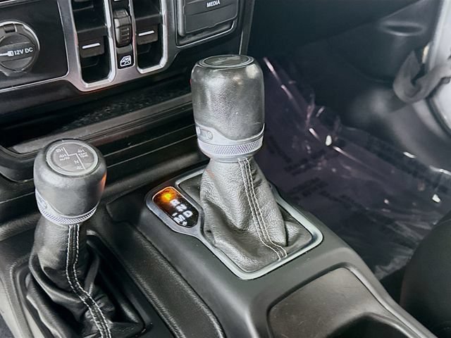 Used 2021 Jeep Wrangler Unlimited Sahara w/ Cold Weather Group AWD/4WD image 17