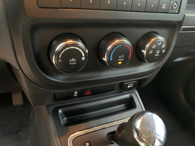 Used 2017 Jeep Patriot Sport FWD image 25