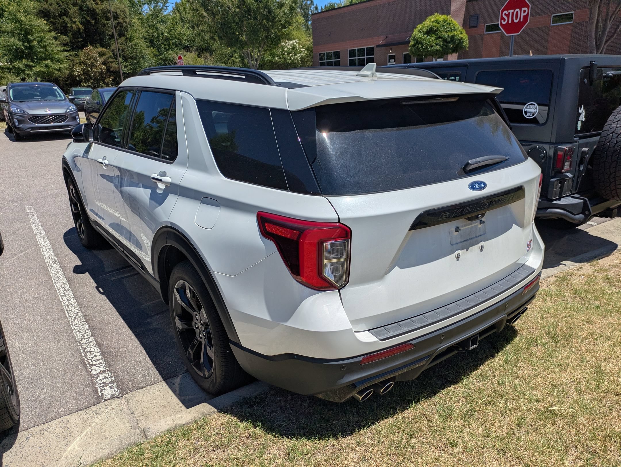 Certified 2023 Ford Explorer ST w/ Equipment Group 401A AWD/4WD image 4