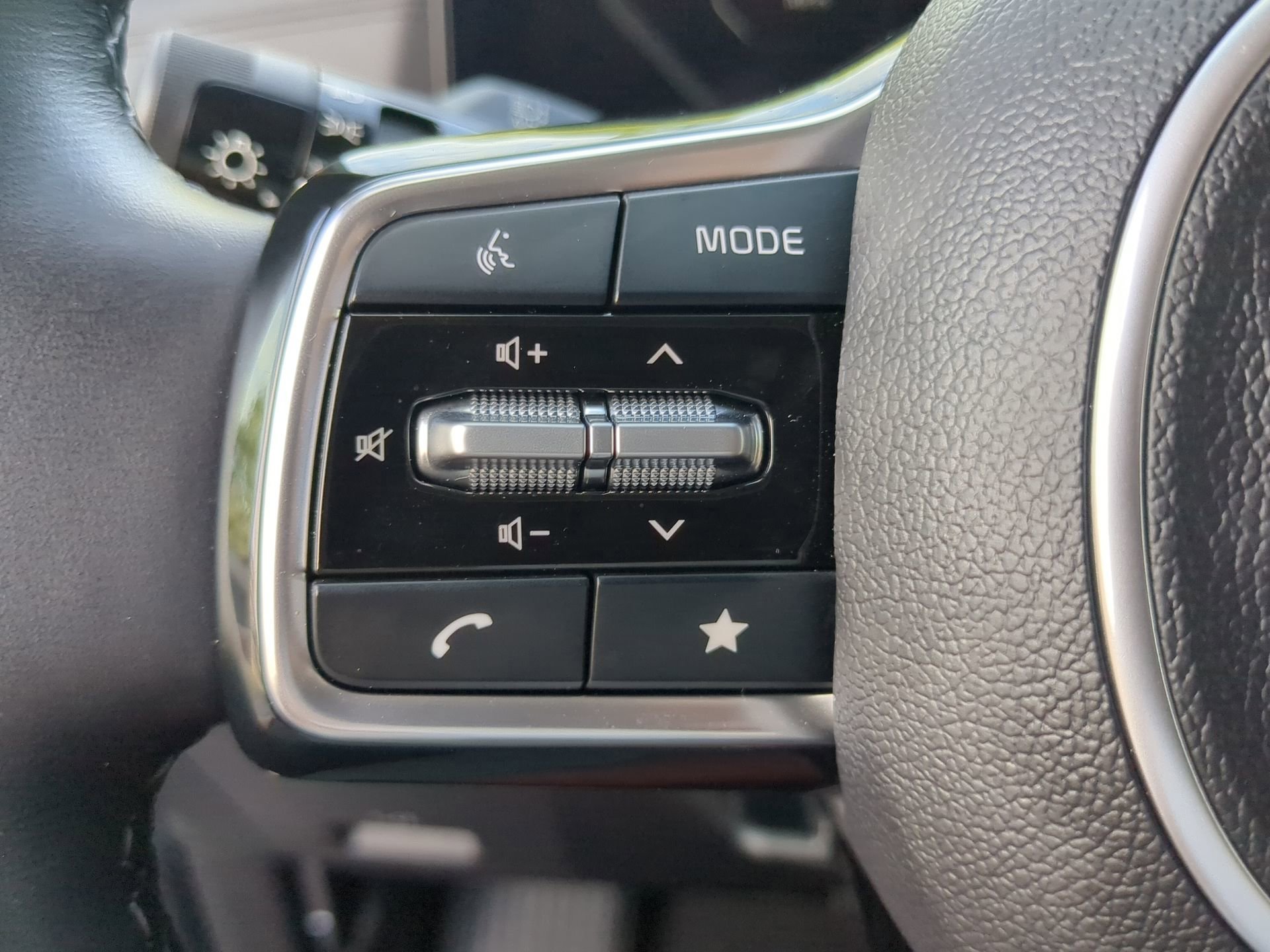 Used 2025 Kia Carnival SX Prestige FWD image 67