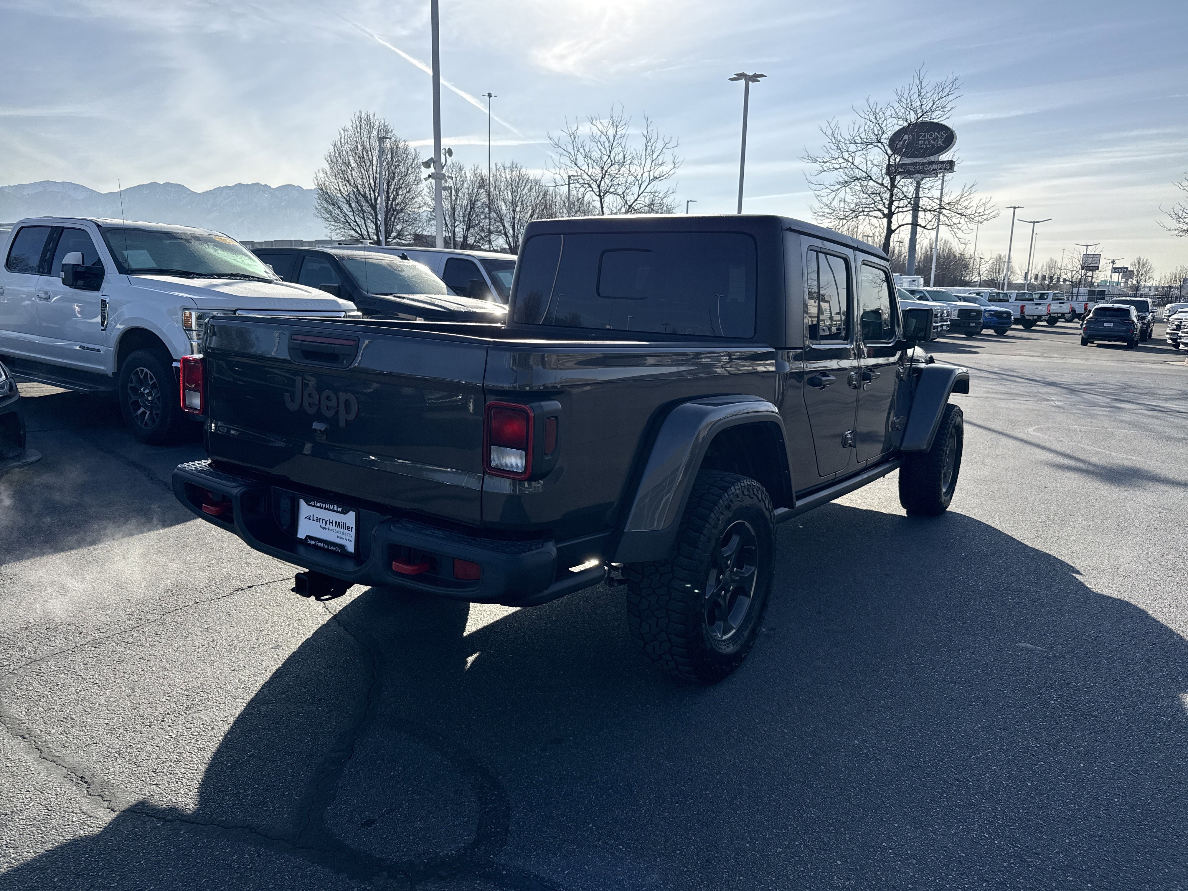 Used 2023 Jeep Gladiator Rubicon w/ Cold Weather Group image 6