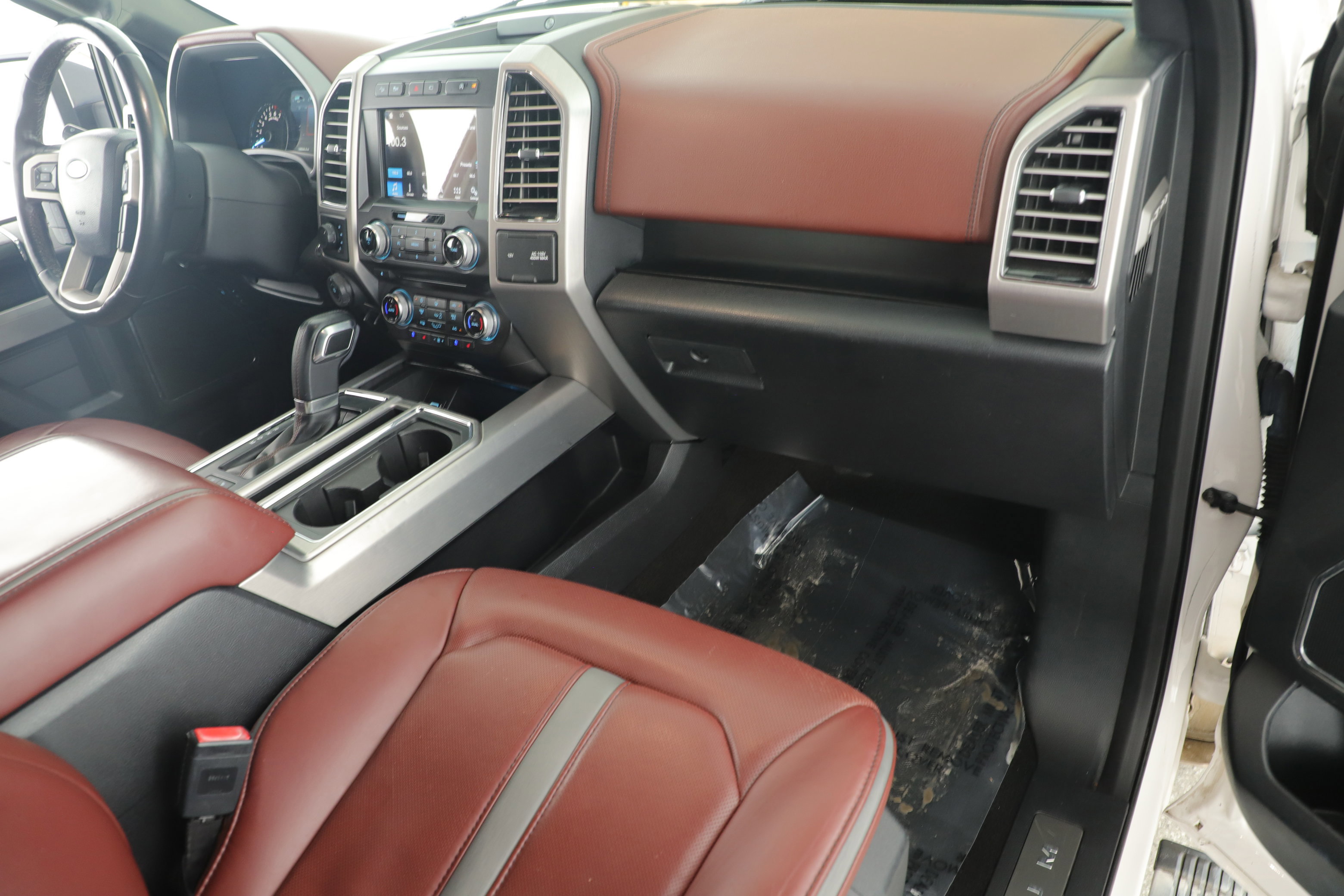 Certified 2018 Ford F150 Platinum w/ Equipment Group 701A Luxury image 23