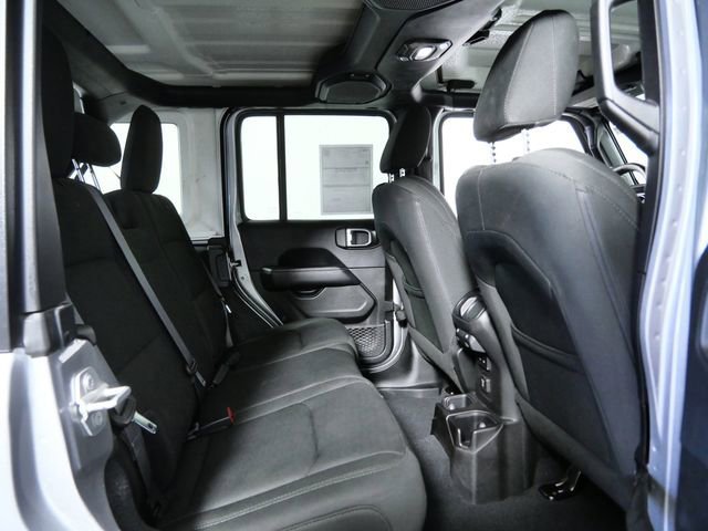 Used 2018 Jeep Wrangler Unlimited Sahara AWD/4WD image 12