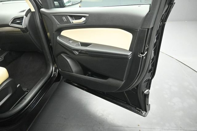 Certified 2024 Ford Edge SE w/ Black Appearance Package AWD/4WD image 32