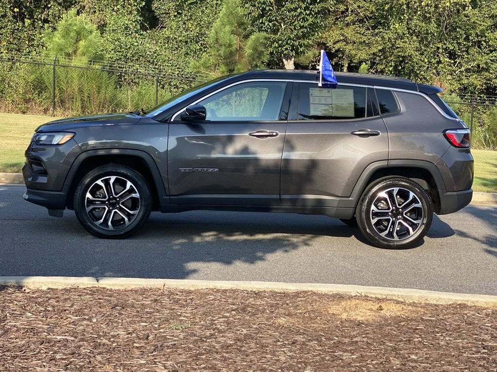 Used 2024 Jeep Compass Limited AWD/4WD image 10