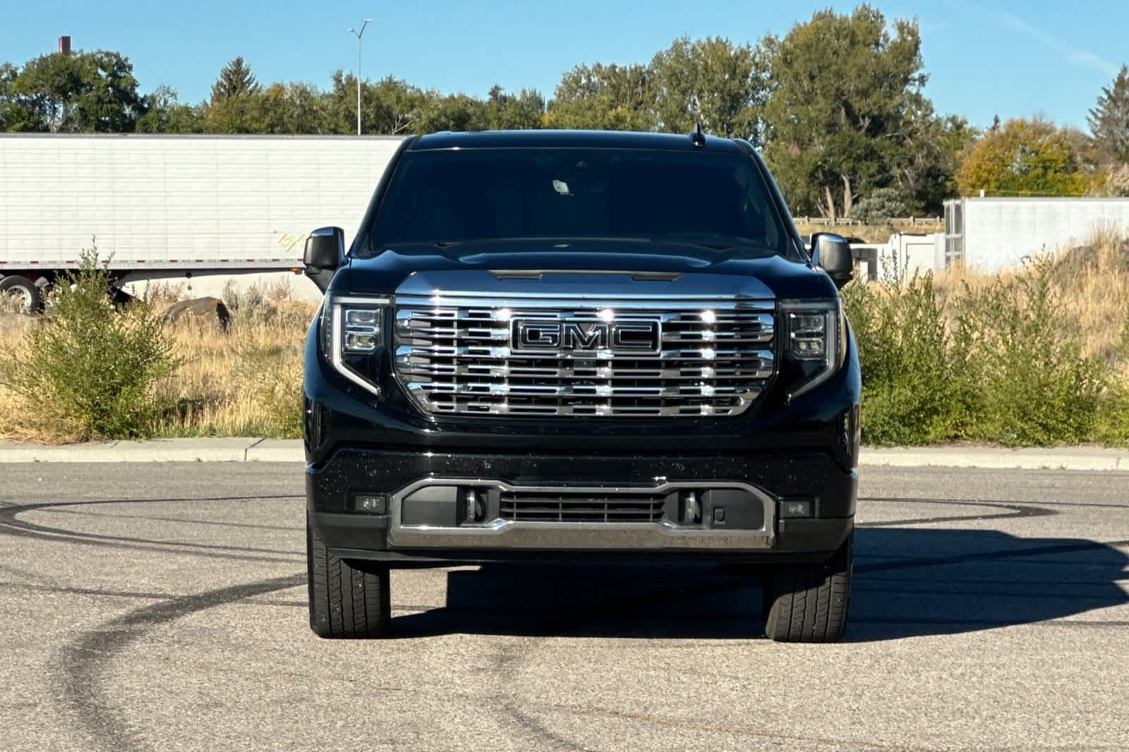 Used 2024 GMC Sierra 1500 Denali w/ Denali Reserve Package AWD/4WD image 10