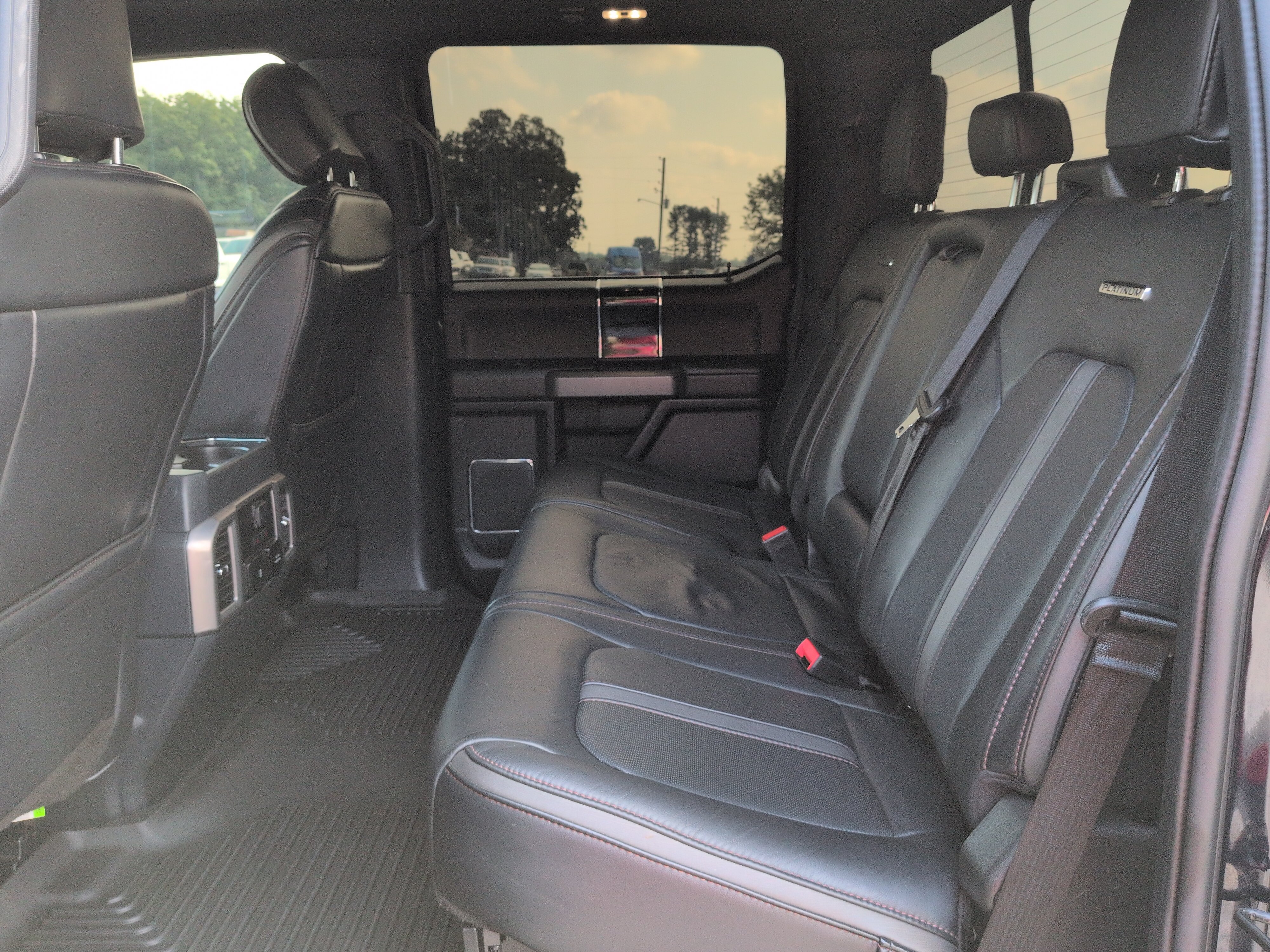 Certified 2022 Ford F450 Platinum w/ FX4 Off-Road Package AWD/4WD image 12