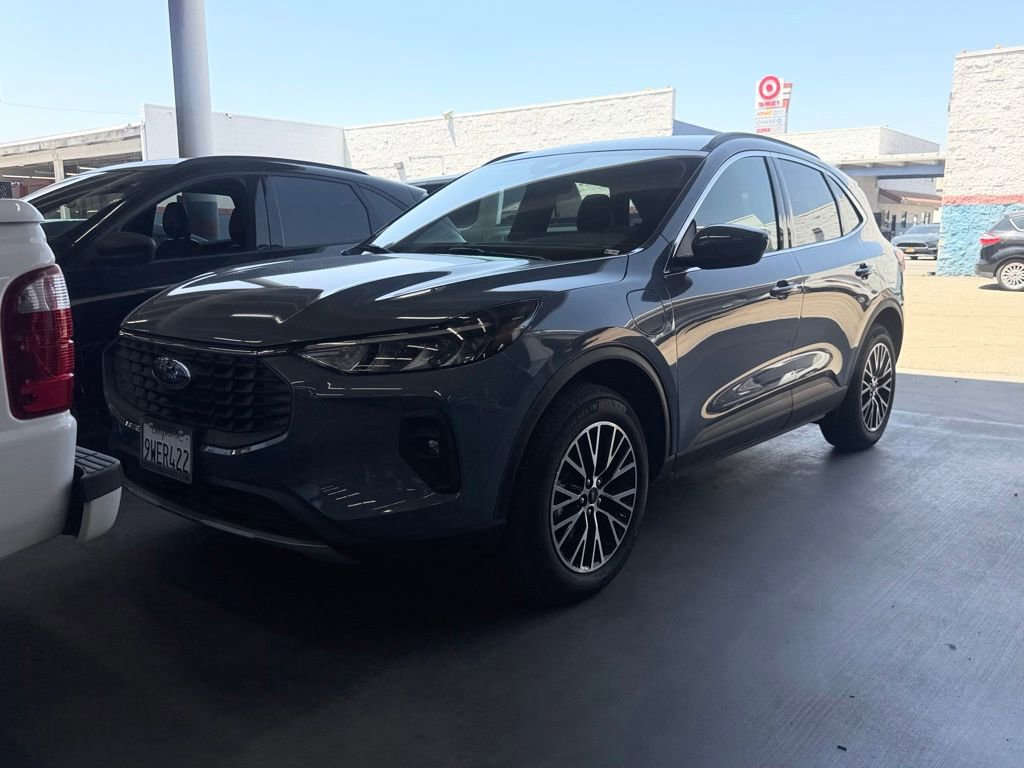 Certified 2025 Ford Escape SE