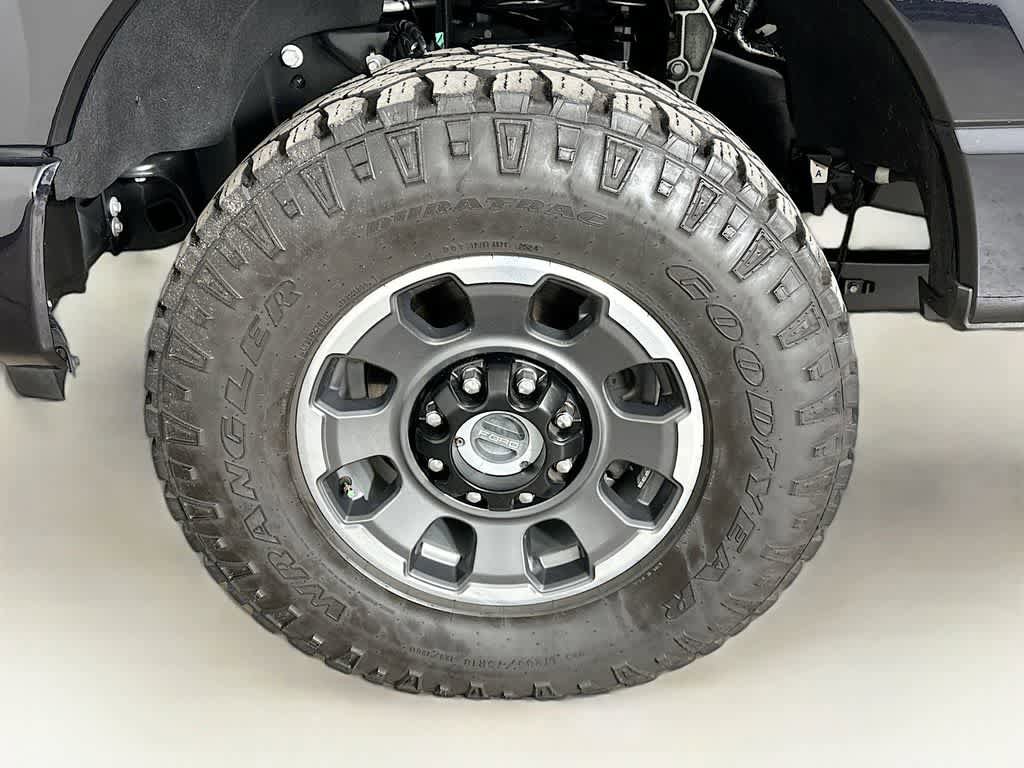 Certified 2024 Ford F250 Platinum w/ Tremor Off-Road Package AWD/4WD image 8