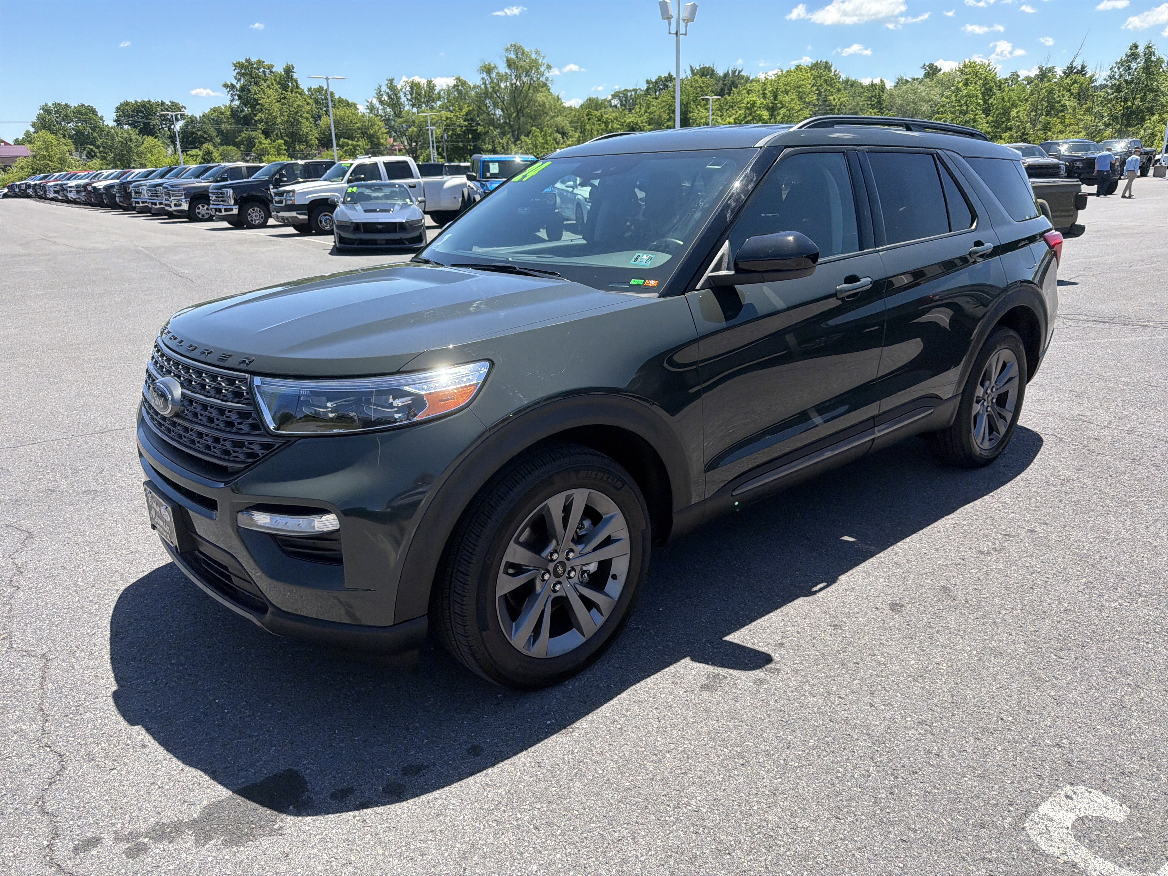 Certified 2024 Ford Explorer XLT w/ Equipment Group 202A AWD/4WD image 8