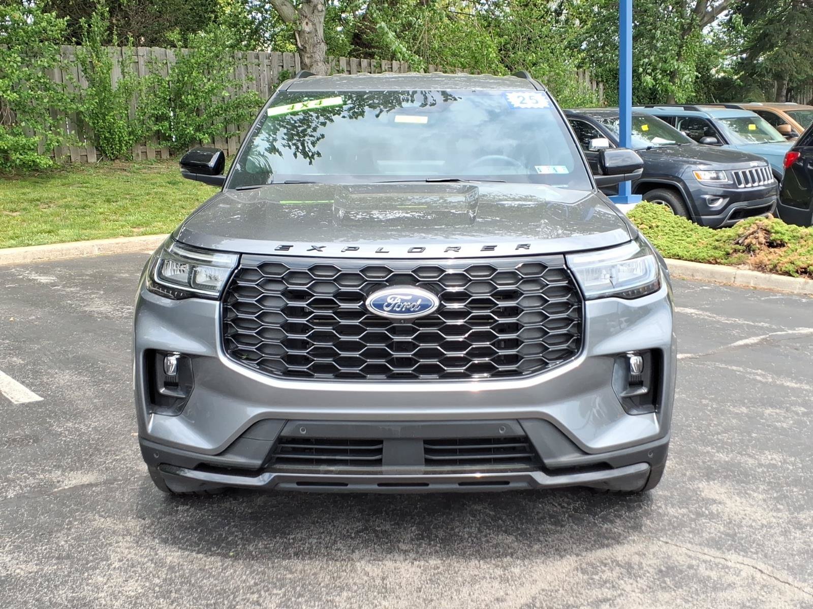 Certified 2025 Ford Explorer ST-Line w/ ST-Line Street Pack AWD/4WD image 9