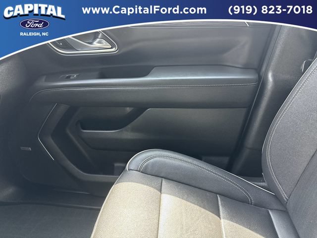 Used 2023 GMC Yukon XL SLT w/ SLT Premium Package AWD/4WD image 29