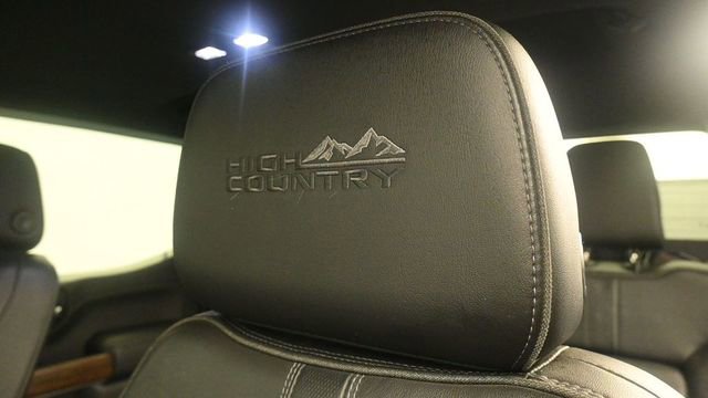 Used 2019 Chevrolet Silverado 1500 High Country w/ Technology Package AWD/4WD image 22