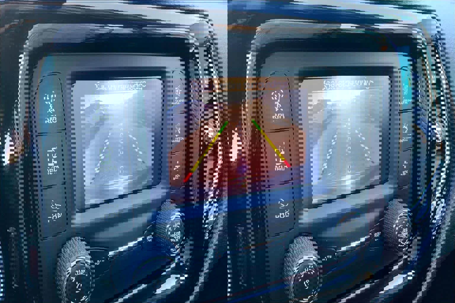 Used 2018 Jeep Compass Altitude image 24