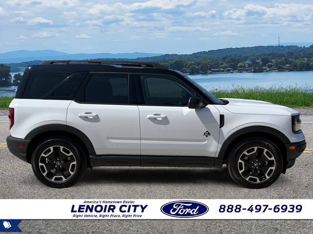 Certified 2022 Ford Bronco Sport Outer Banks w/ Tech Package AWD/4WD image 2