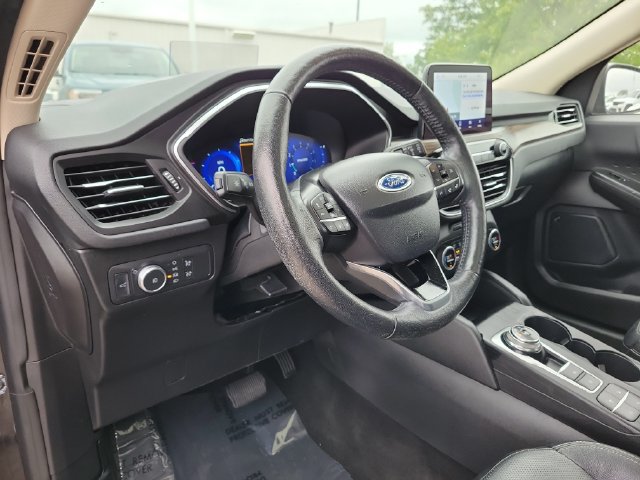 Certified 2020 Ford Escape Titanium AWD/4WD image 23