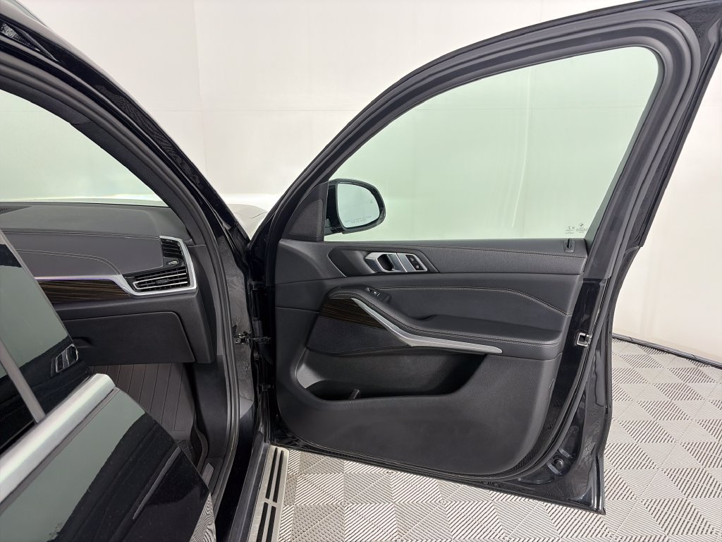 Used 2023 BMW X5 xDrive40i AWD/4WD image 31